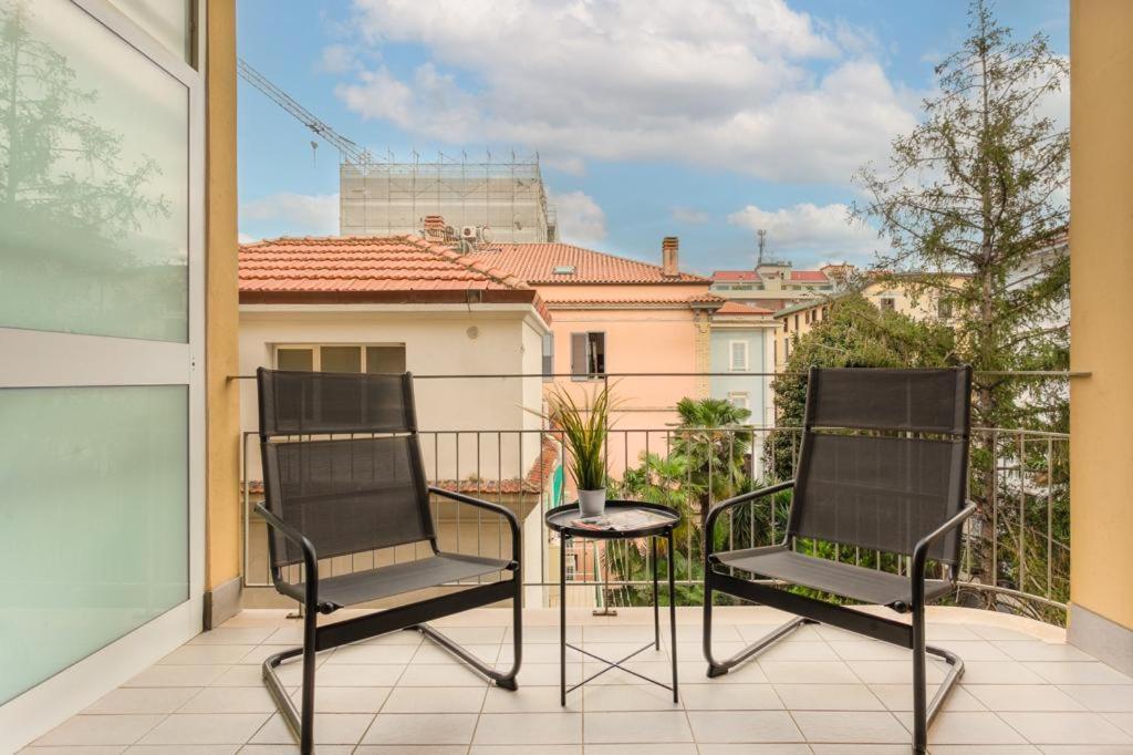Buscine Home Pescara Centro - Palma Gratuita In Lido Attrezzato Exterior foto