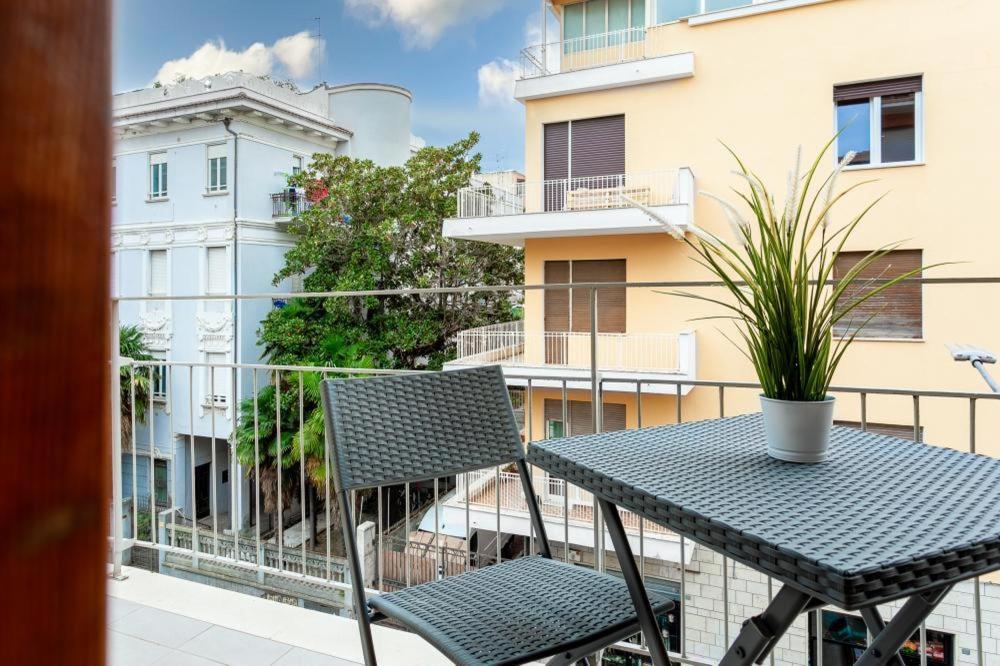 Buscine Home Pescara Centro - Palma Gratuita In Lido Attrezzato Exterior foto